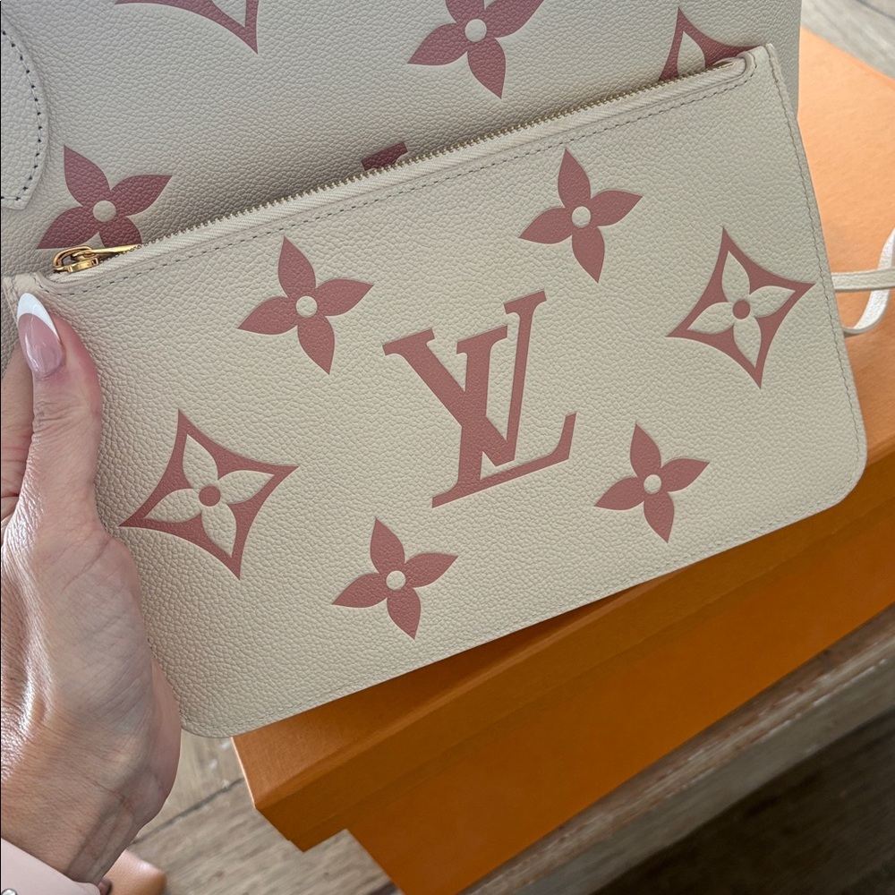 Louis Vuitton Cream Tote with Pink Monogram Accents - Picture 8 of 10